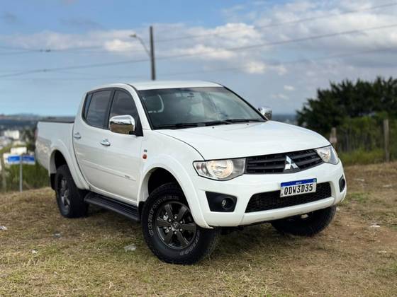 MITSUBISHI L200 TRITON 3.2 GL 4X4 CD 16V TURBO INTERCOLER DIESEL 4P MANUAL MITSUBISHI L200 TRITON 3.2 GL 4X4 CD 16V TURBO INTERCOLER DIESEL 4P MANUAL